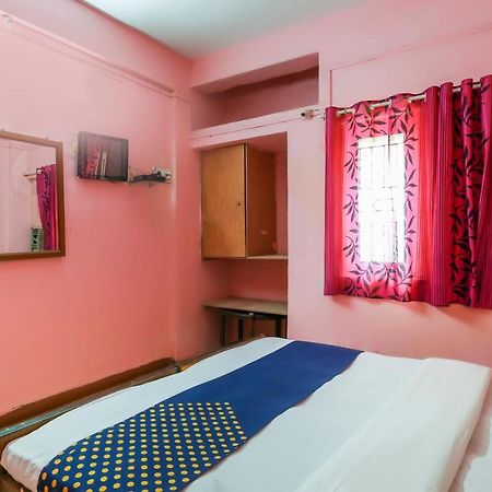 Spot On 67211 Hotel Gokul Daman Kültér fotó