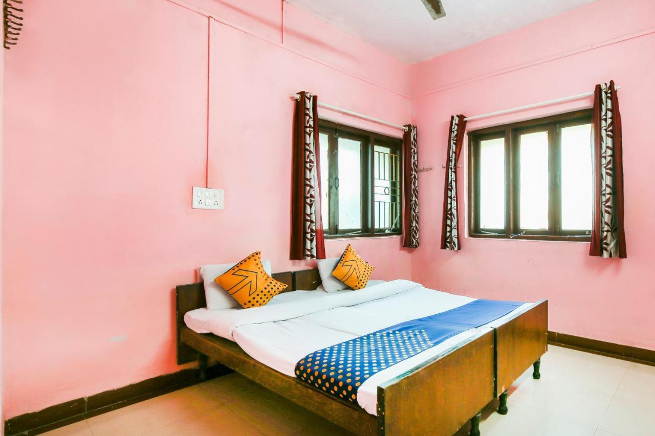 Spot On 67211 Hotel Gokul Daman Kültér fotó