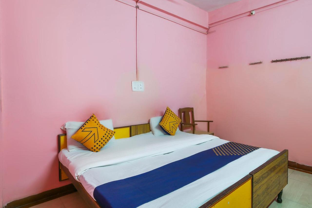 Spot On 67211 Hotel Gokul Daman Kültér fotó
