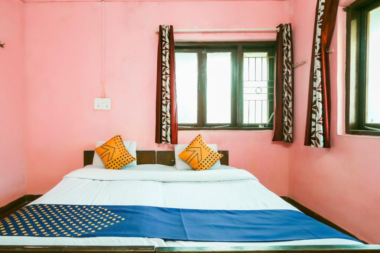 Spot On 67211 Hotel Gokul Daman Kültér fotó