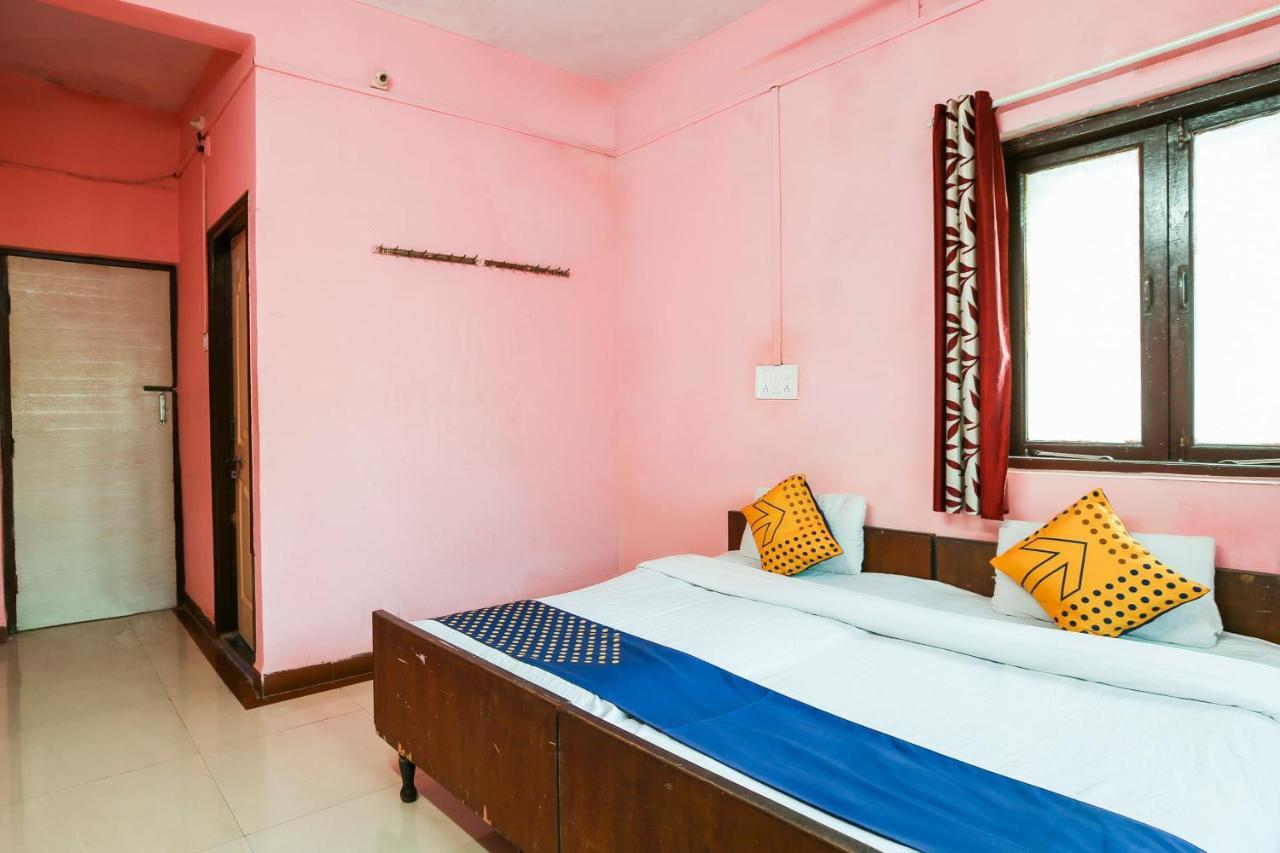 Spot On 67211 Hotel Gokul Daman Kültér fotó