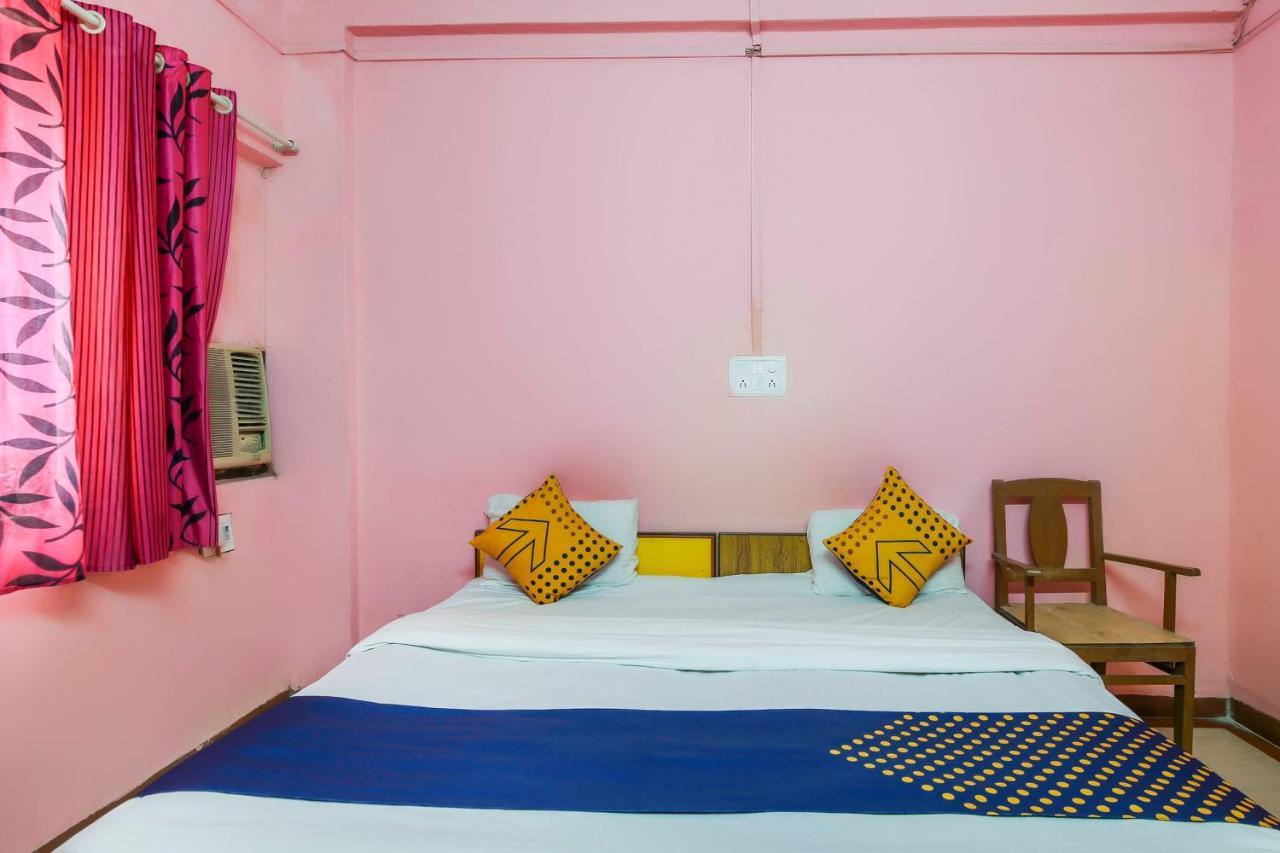 Spot On 67211 Hotel Gokul Daman Kültér fotó